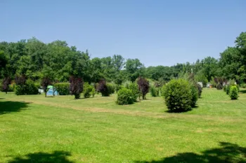 Emplacement - Emplacement De Camping Sur Herbe, Parcelle D - Camping Papillon Rochefort