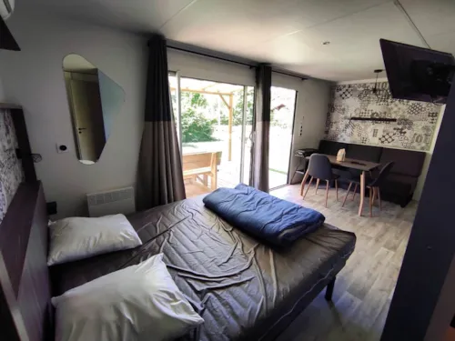 Accommodation - Mobile-Home Hotelier - 20M² - 1 Bedroom - image n°3 - Family's Camping Le Savoy
