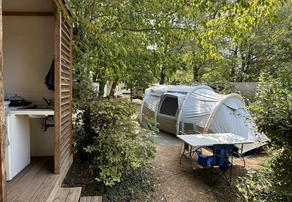 Pitch - Premium Pitch + 1 Car + Tent, Caravan, Or Motorhome + Private Bathroom Facilities - Family's Camping Le Savoy