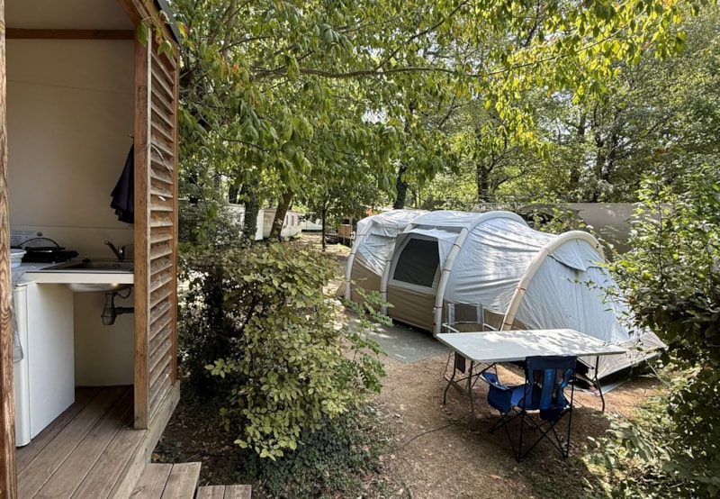 Piazzola PREMIUM + 1 auto + tenda, roulotte o camper + servizi igienici privati