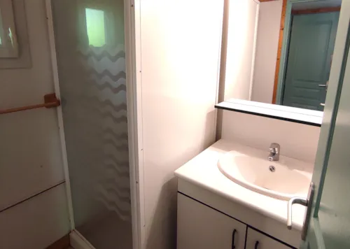 Mietunterkunft - Chalet Eco - 34M² - 2 Schlafzimmer - image n°5 - Family's Camping Le Savoy