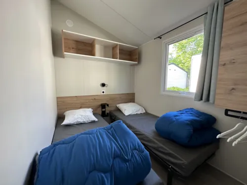 Huuraccommodatie(s) - Stacaravan Comfort - 27M² - 3 Slaapkamers - image n°4 - Family's Camping Le Savoy