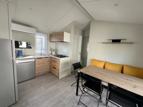 Huuraccommodatie(s) - Stacaravan Comfort - 27M² - 3 Slaapkamers - image n°8 - Family's Camping Le Savoy