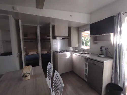 Accommodation - Mobile-Home Confort - 30M² - 3 Bedrooms (6 Adults + 2 Children) - image n°5 - Family's Camping Le Savoy