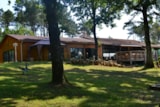 Foto #3 van Domaine des Grands Pins