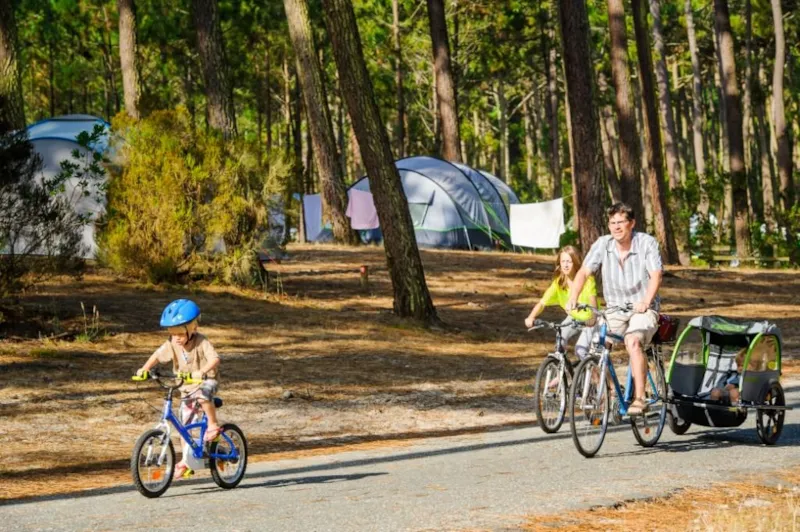 Emplacement Tente Avec Électricité