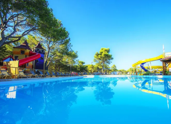 Capfun - L'Arbois du Castellet - image n°1 - Camping Direct