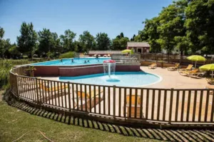 Camping Domaine Le Vernis - Ucamping