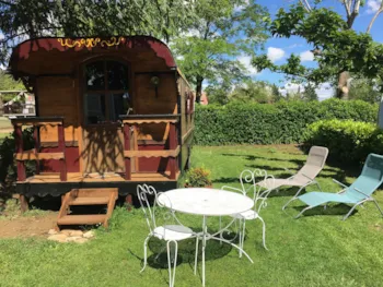 Mietunterkunft - Roulotte La Vigneronne 14M² (Reinigungspauschale Von 60.00€ Inbegriffen, Rückzahlbar Am Ende Des Auf - Camping Domaine Le Vernis
