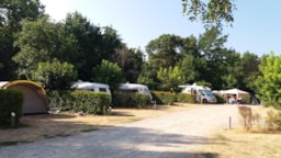 Kampeerplaats(en) - Pakket 1-2 Pers + Elektriciteit - Camping de la Verdière