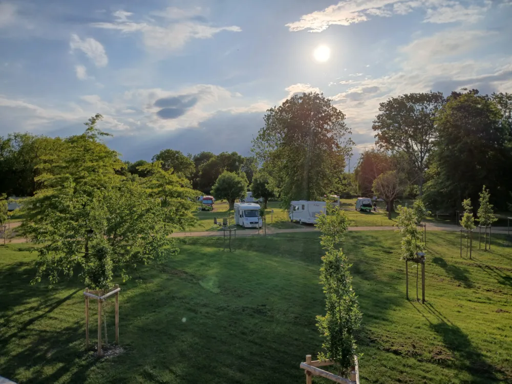 Emplacement - Forfait Nature, Sans Électricité - Camping du Lion d'Angers