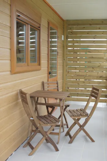 Mietunterkunft - Reihen-Bungalow 25M² + Terrasse 7.5M² - Camping & Bungalows Zumaia
