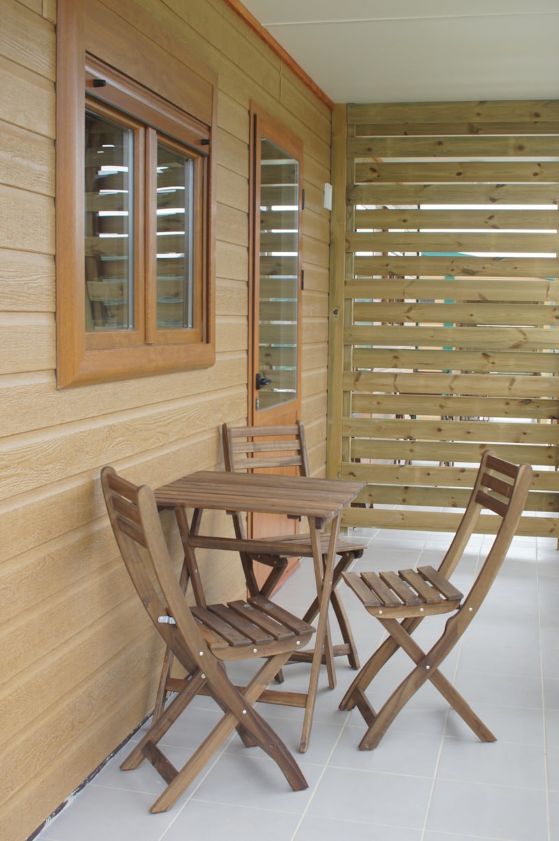 Rijtjes bungalow 25m² + terras 7.5m²