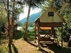 Locatif - Bivouac on Piles (without toilet blocks) - Camping Valbonheur