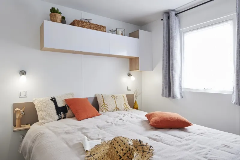 Accommodation - Mobil-Home Glycine +++ 2 Chambres - Camping Le Pré des Moines