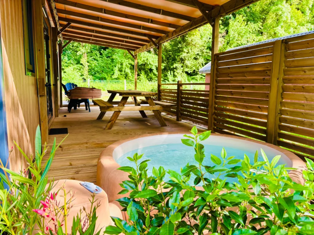 Location - Mobil-Home Cypres Avec Spa +++ 4 Chambres - Camping Le Pré des Moines