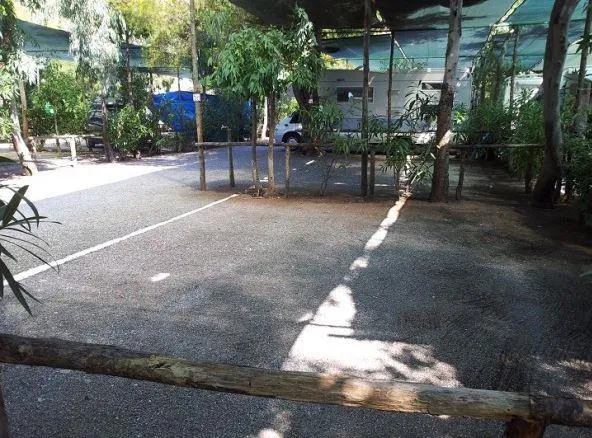 Emplacement : Voiture + Tente/Caravane Ou Camping-Car + Électricité + Eau