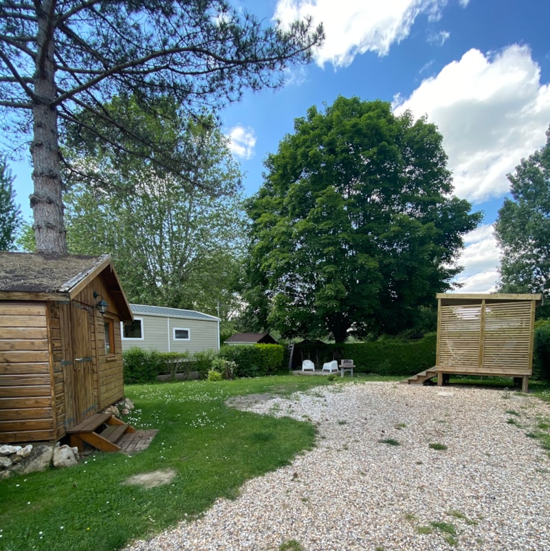 Emplacement Grand confort - Sanitaires privés + 1 adulte inclus