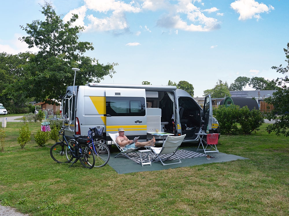 Emplacement - Emplacement 2 P, Tente, Caravane Ou Camping-Car, 1 Véhicule, Électricité Inclus - Camping Ker Eden