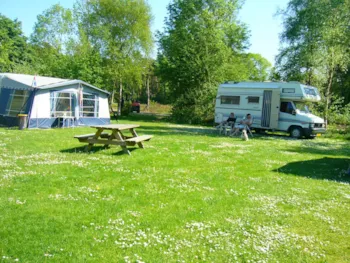 Emplacement - Emplacement Tente, Caravane Ou Camping-Car, Électricité 6A - Camping de Bosrand