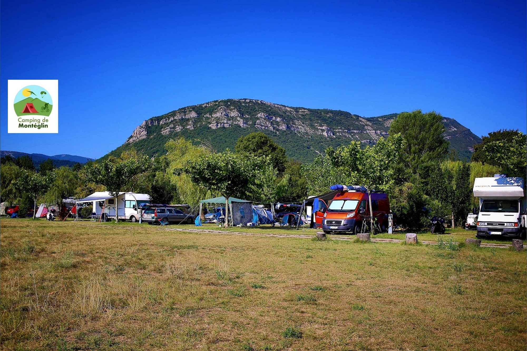 Établissement Camping De Montéglin - Laragne-Montéglin