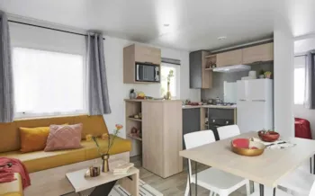 Mietunterkunft - Mobilheim Premium 3 Schlafzimmer - 2 Badezimmer - 6 Pers 36M² - Tv - Clim - Lv : A / D Sunday - Camping Des Familles