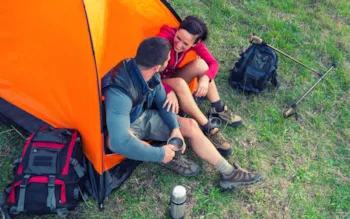 Stellplatz - Wander- Und Radfahrer-Paket - Camping Des Familles