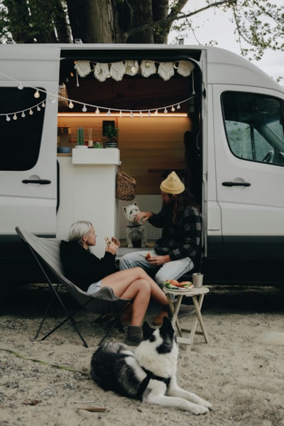 CAMPER VAN & VAN (electricity included) — 1