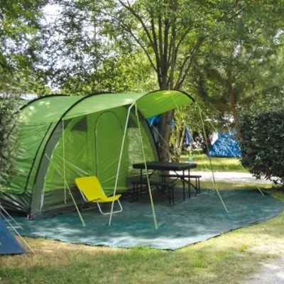 Location: car + tent or caravan (electricity included) — 2