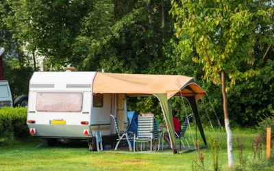 Location: car + tent or caravan (electricity included) — 1