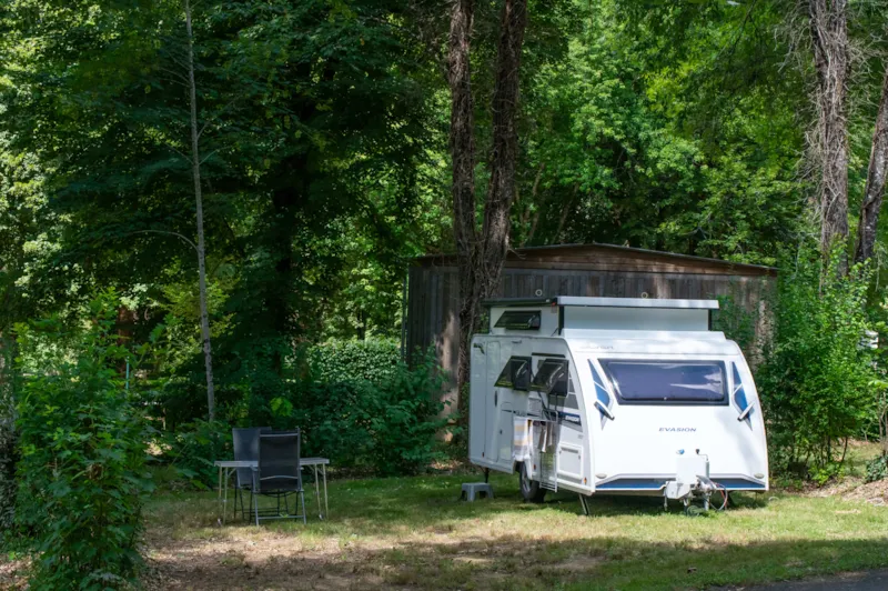 Forfait Confort (1 Tente, Caravane Ou Camping-Car / 1 Voiture / Électricité 10A)