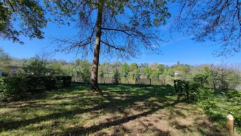 Kampeerplaats(en) - Basisprijs Premium - Aan Een Rivier (1 Tent, Caravan Of Camper / 1 Auto / Elektriciteit) - Flower Camping LES BERGES DE LA DORDOGNE