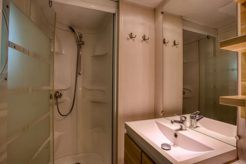 Mobil-Home Standard 30M² Trémolat - 3 Chambres + Terrasse Semi-Couverte