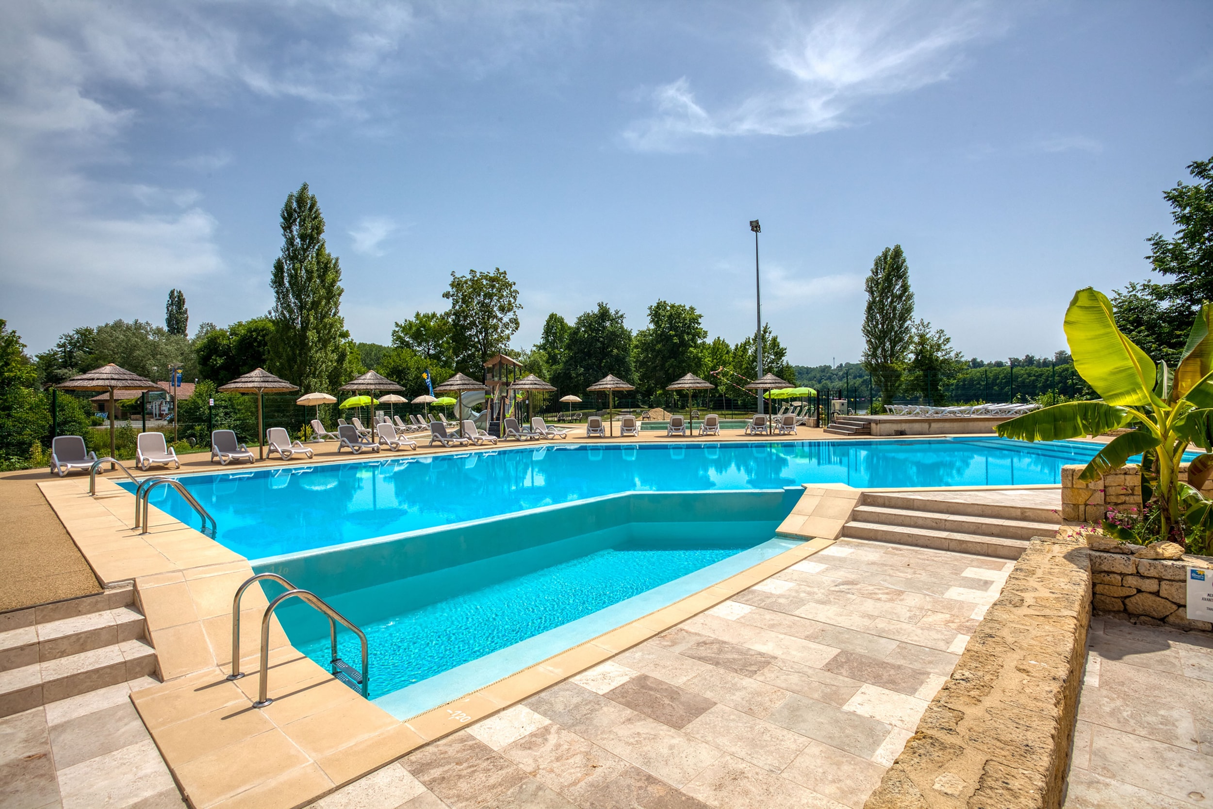 Flower Camping LES BERGES DE LA DORDOGNE — Photo 2