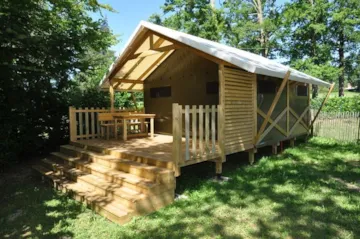 Location - Tente Lodge 27M² - Sans Sanitaires Privatifs - Camping du Grand Etang de Saint-Estèphe