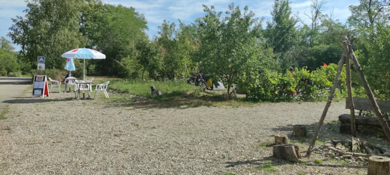 Forfait Camping (Emplacement, 2 Personnes, 1 Véhicule) 2/6 Pers