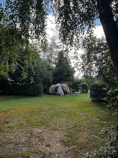 Pitch: caravan/trailer tent