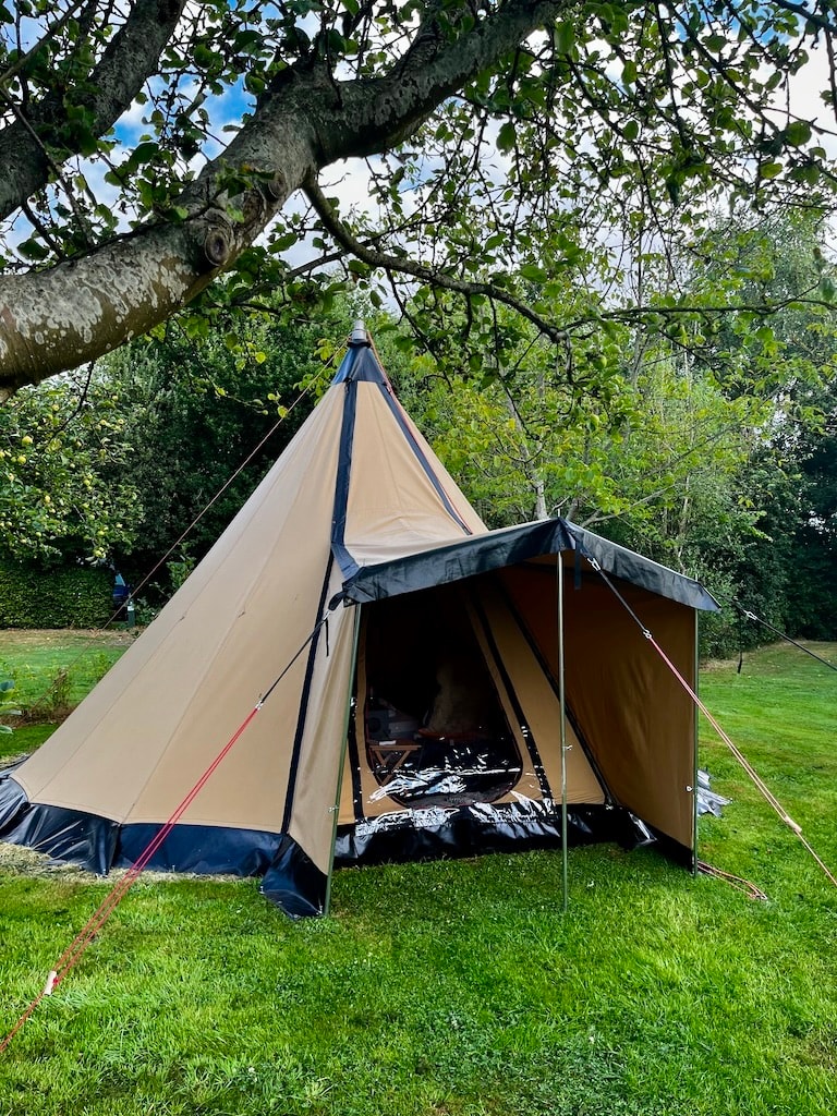 Tipi tent