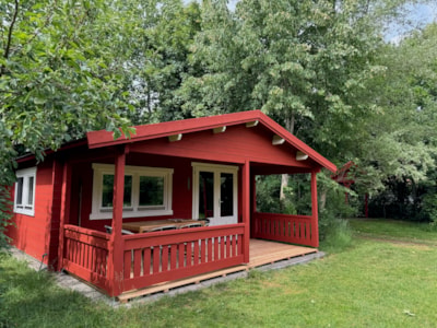 Wooden cabin the Ringed Sparrow