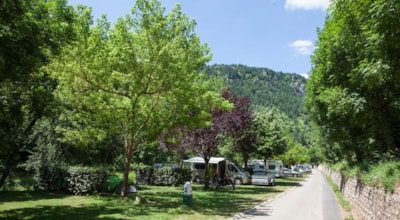 Comfort Package Pitch: car + tent/caravan or camping-car + electricity