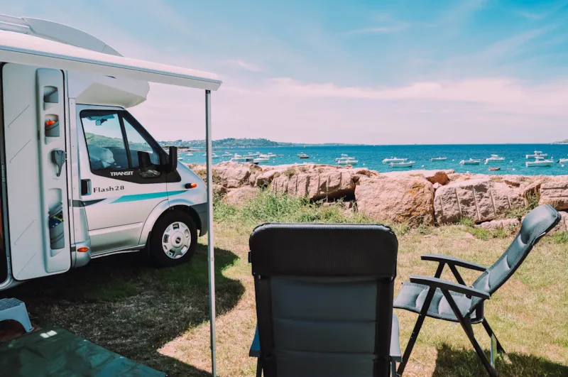 Forfait Bord De Mer : Emplacement + Véhicule + Électricité