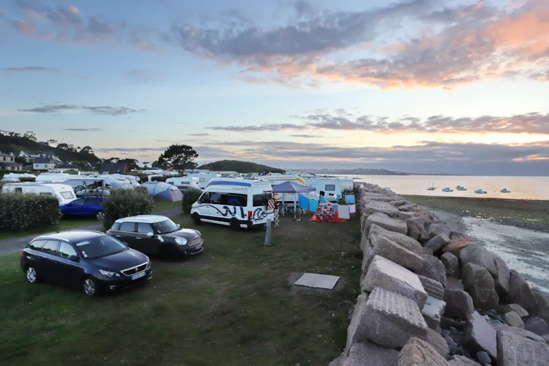 Forfait Bord De Mer : Emplacement + Véhicule + Électricité