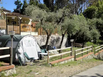 Stellplatz - Stellplatz: Wohnwagen + Auto + Strom + Wlan - Tigullio Camping Resort