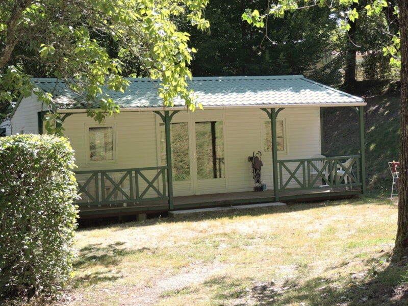 Hütte Alizé Confort+ 32m² (3 Zimmer) + überdachte Terrasse + Spülmaschine + 2 Liegestühe