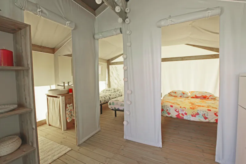 Lodge Toilé 30 M² (2 Chambres, Salle D'eau Et Kitchenette) + Terrasse Couverte