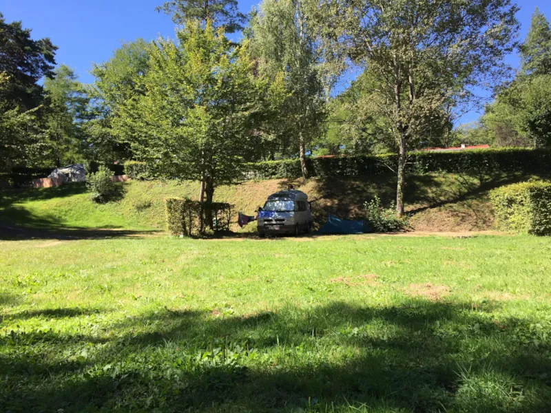 Forfait Emplacement Nu Tente Avec Électricité (1 Tente / 1 Voiture)