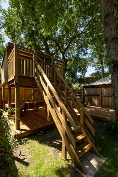 PILOTIS single with terrace + shower - Lisette