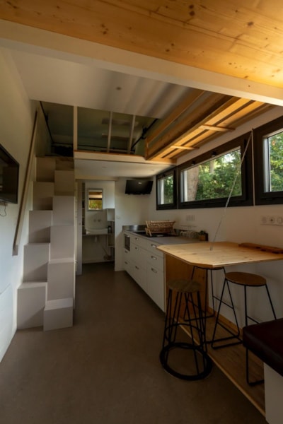 Tiny House with Roof Top - Litchi