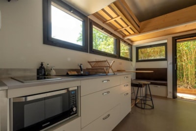 Tiny House with Roof Top - Litchi