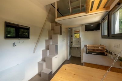 Tiny House with Roof Top - Litchi